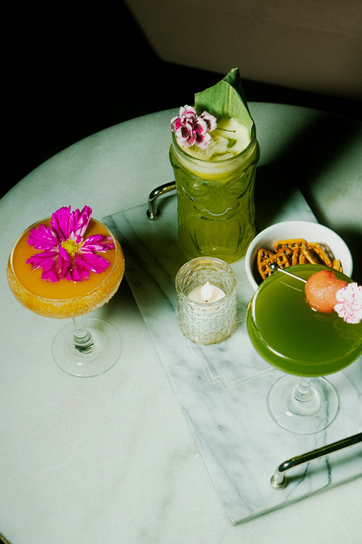 Delicious cocktails are arranged beautifully with decorations.